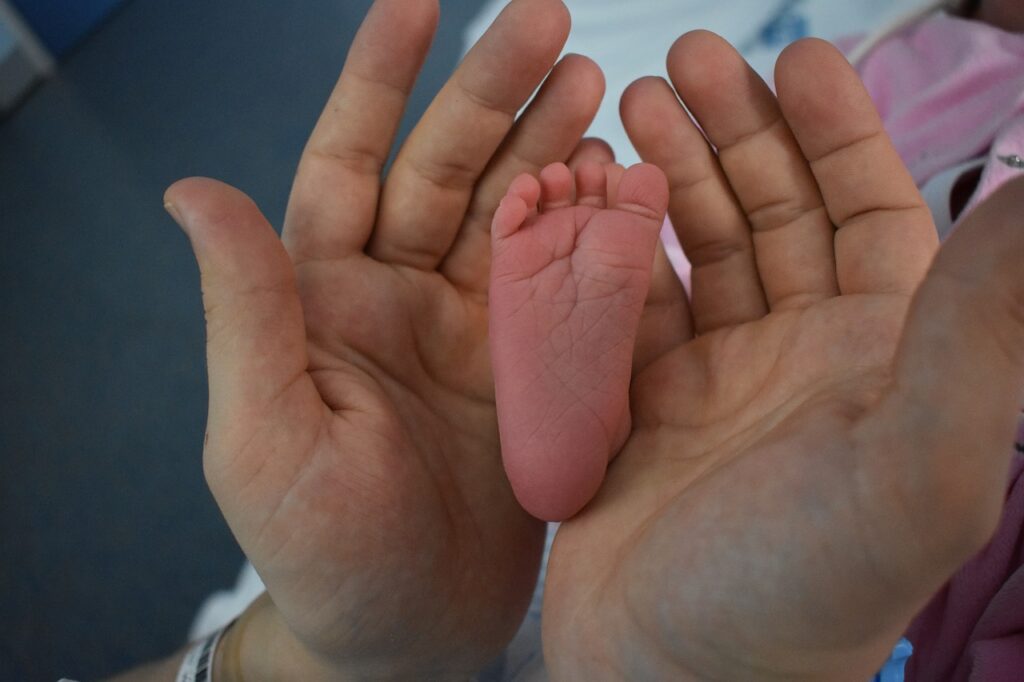 hands, foot, bebe, child, parents, parenting, bebe, bebe, bebe, bebe, bebe